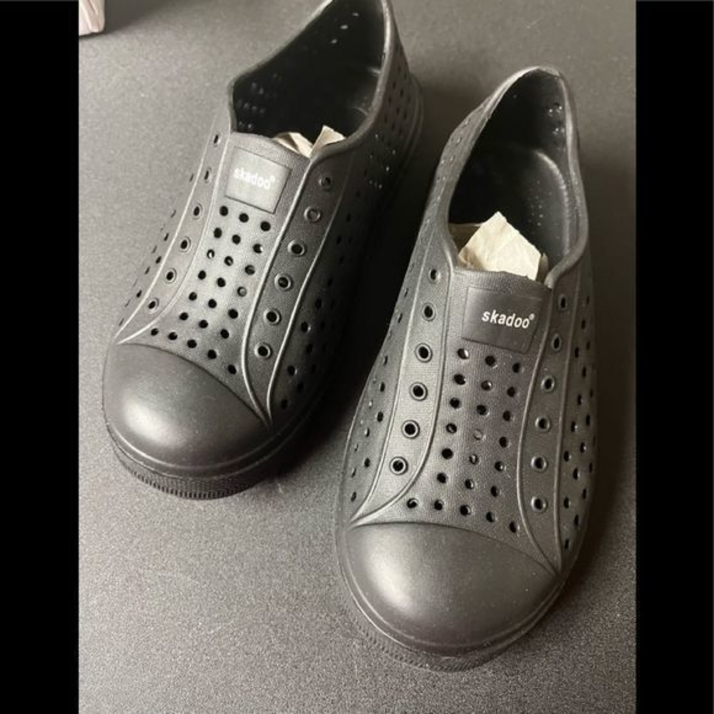 NEW Ska-doo Kids slip on perforated waterproof clogs black‎ size 9
